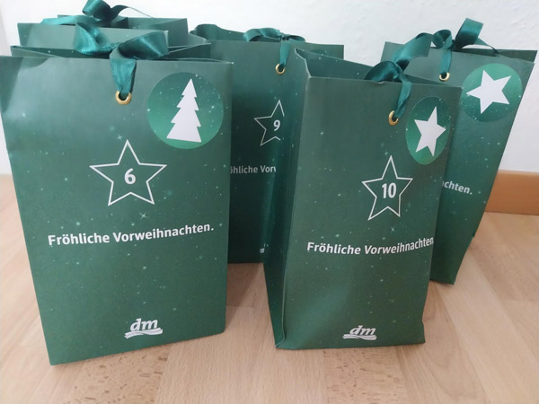 DM Mark spendet 500 Euro und gefüllte Weihnachtstüten für Menschen in den Einweisungsgebieten in Ludwigshafen